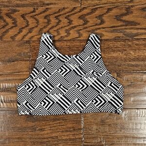CUPSHE Sports Bra - Black and White Geometric - Medium
